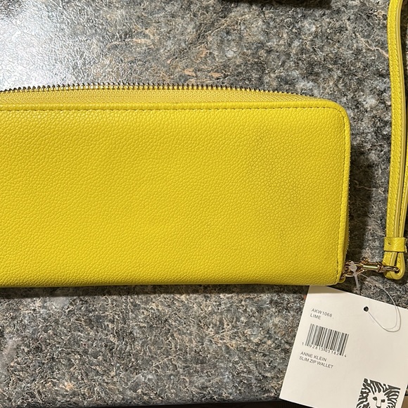 NWT Anne Klein Slim Zip Wallet, AK Coated Hardware & Detachable Wristlet in Lime - Picture 8 of 9